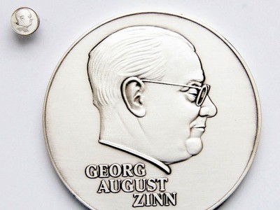 Georg-August-Zinn-Medaille