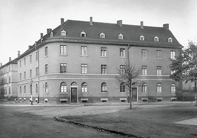 1900-1944